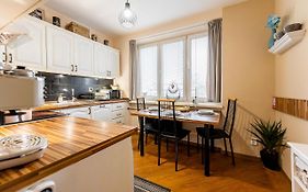 Old Town Vintage Apartment Sturova